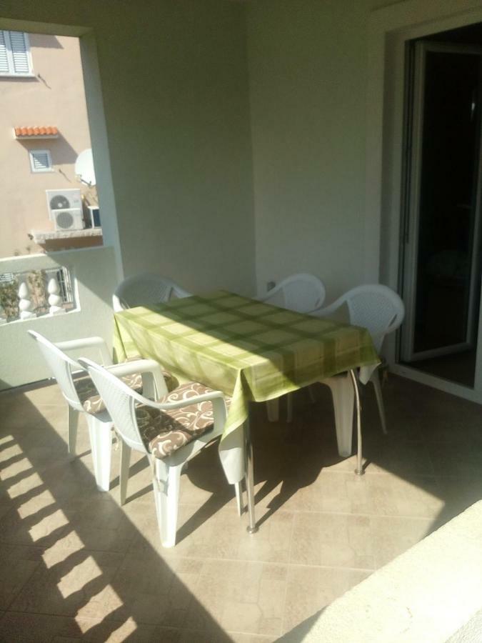 Apartmani Ivana Lopar Exterior photo