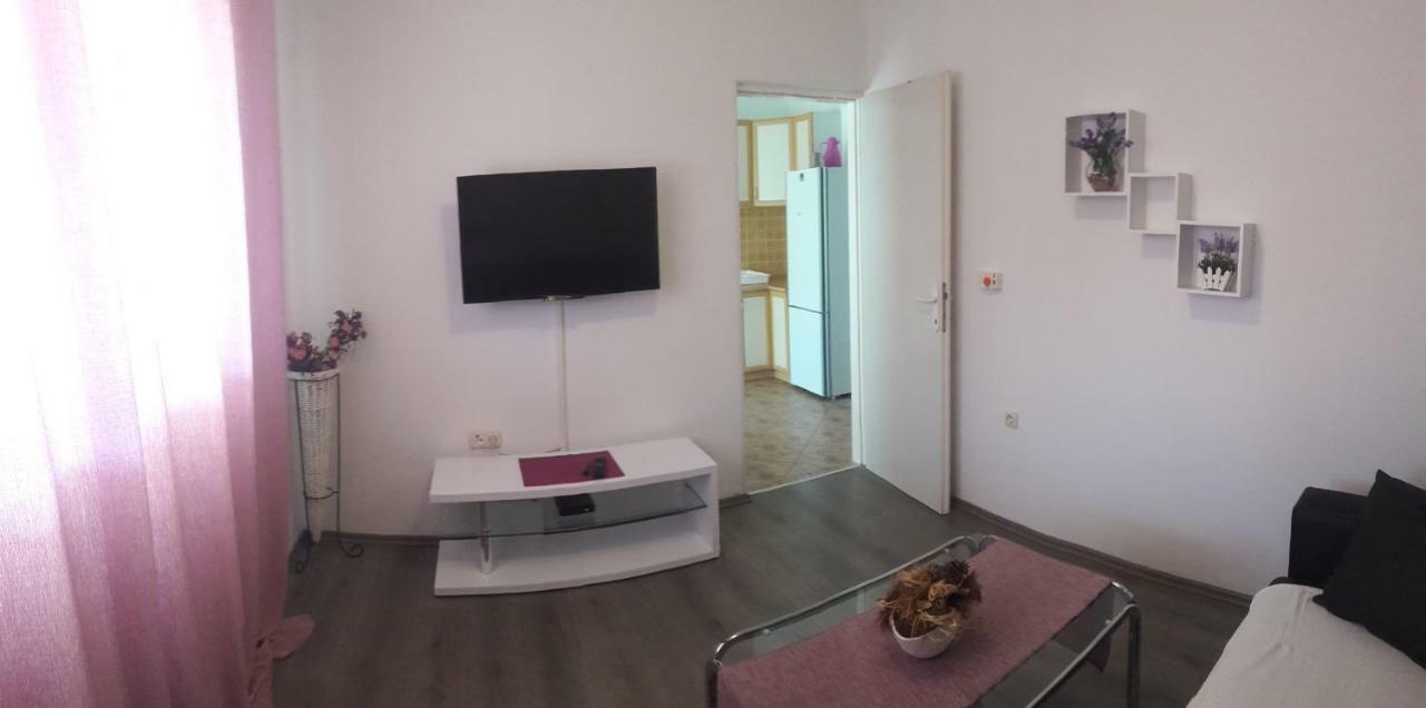 Apartmani Ivana Lopar Exterior photo