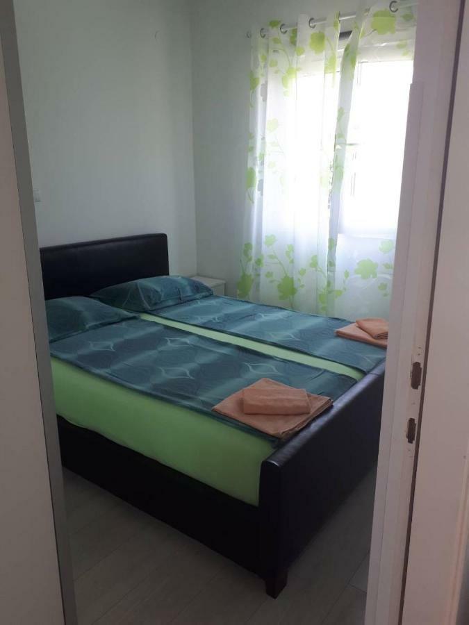 Apartmani Ivana Lopar Exterior photo