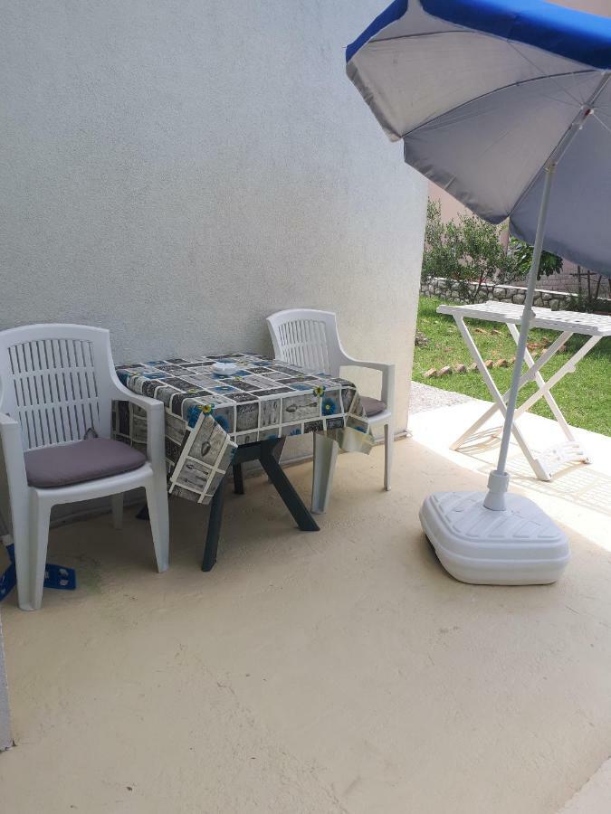 Apartmani Ivana Lopar Exterior photo