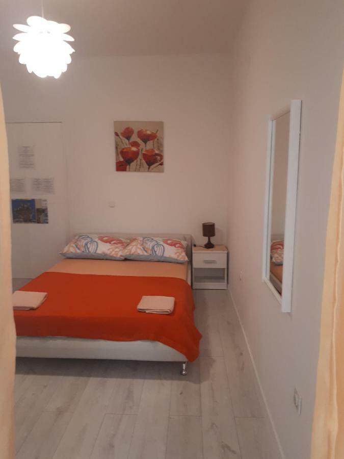 Apartmani Ivana Lopar Exterior photo