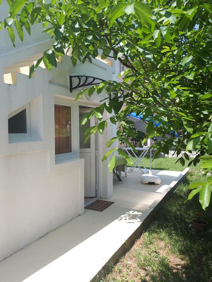 Apartmani Ivana Lopar Exterior photo