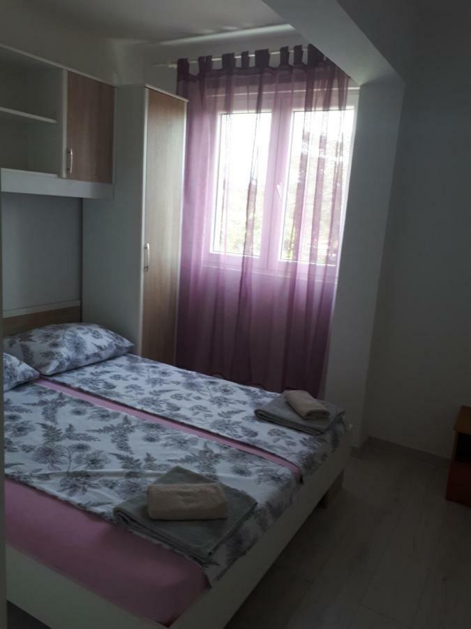 Apartmani Ivana Lopar Exterior photo